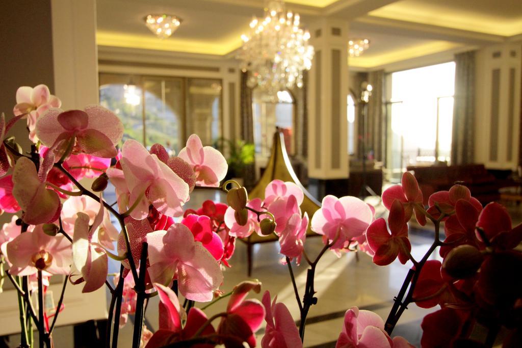 Cherry Blossom Boutique Hotel Bḩamdūn Exterior foto