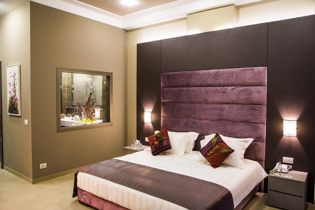 Cherry Blossom Boutique Hotel Bḩamdūn Habitación foto
